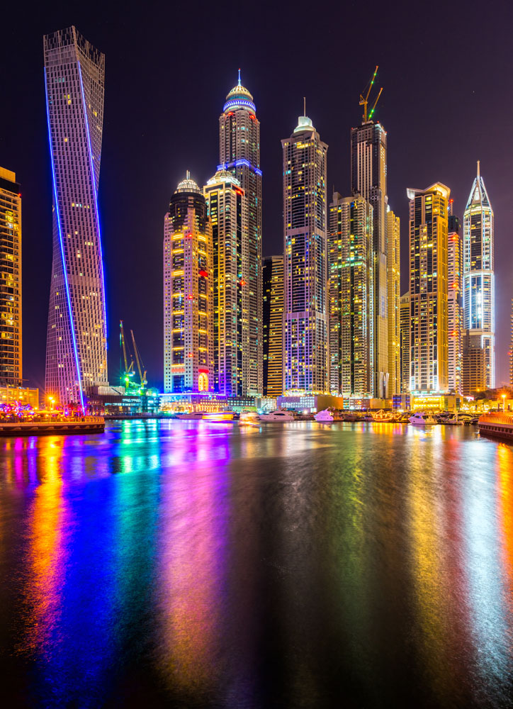 迪拜大樓夜景 土豪迪拜用3D打印技術建造實驗室